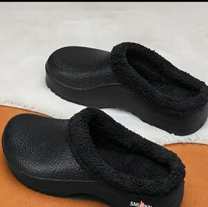 Unisex Black Slip-On Loafers with Textured Waterproof Material (39)